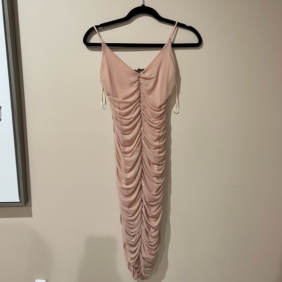 Missguided Ruched Dress - Picture 3 of 5